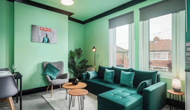 Social Media Adventure - 3 Bed 10% off Long stays