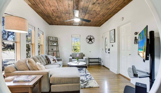 SoCo - Creekside Bungalow
