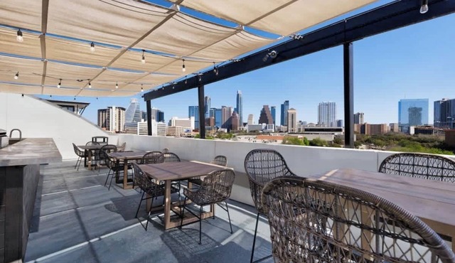 SoCo Dream Stay | Rooftop, Pool, Gym, Central Loc