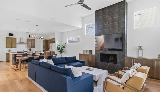 Soco Modern Luxury Home, Pool, near S. Congress