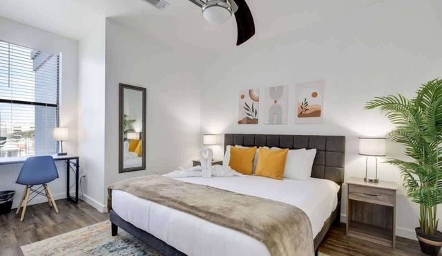 SoCo Riverside Retreat | Pool Gym | Unbeatable Loc