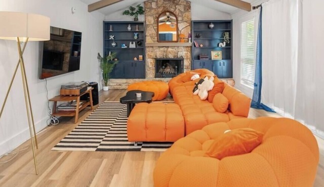 SoCo & Zilker 3BR | Private Yard Retreat