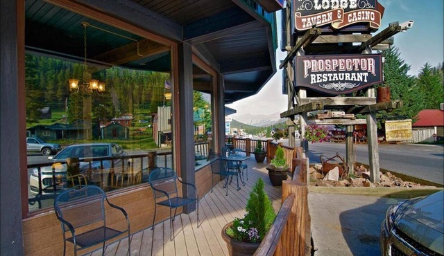 Soda Butte Lodge