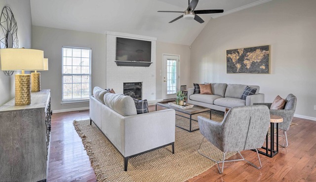 Soddy-Daisy Retreat w/ Grill + Screened Patio