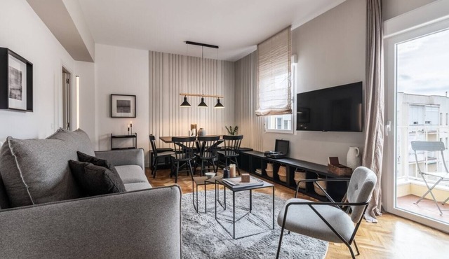 Sofia - 4 bedrooms and balcony in O'Donell