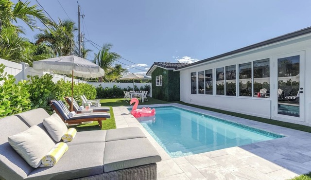 SoFloasis - Home w/Heated Pool, close to beaches