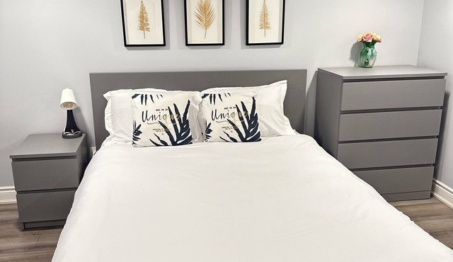Soft landing spot | Relaxed basement hideout