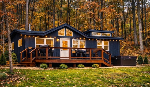 SOFT OPENING: WILLOW'S COVE CABIN W/HOT TUB, HOME THEATRE AND WOODLAND VIEWS