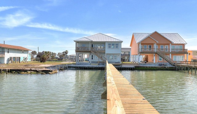 Soggy Pollards! On Copano Bay! Waterfront! Private 250 ft. lighted pier!