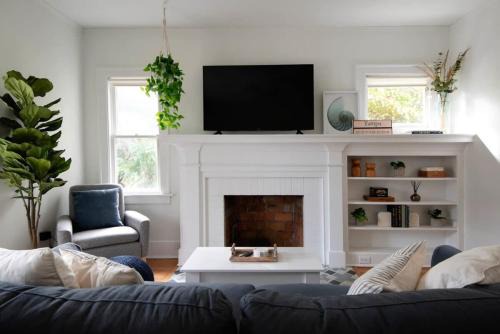 SoHo Escape, Gorgeous Apt in SoHo District