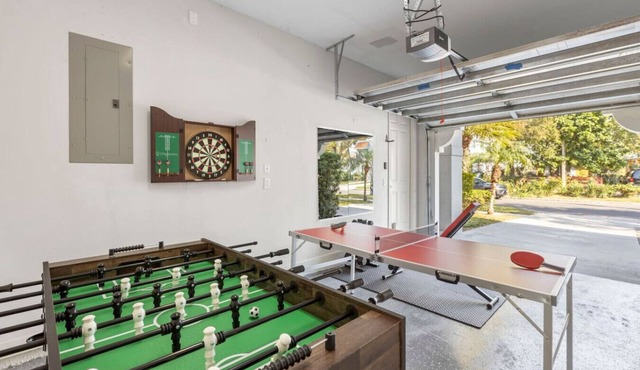 SOHO Getaway! 3BR Jacuzzi, Gym AND Game-room