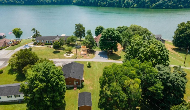 SoHo-Lakeside Retreat
