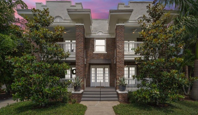 SoHo Siesta | Stunning SoHo Apt w/Private Balcony