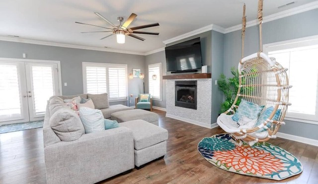 Sojourn Baycation 4 BR House 5 Min walk to Beach