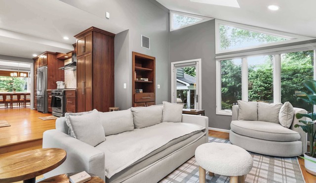 Sojourn Beautiful Home with Beach Access & Backyard