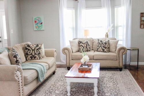 Sojourn Delightful Family Home Sleeps 6