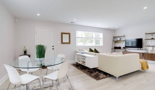 Sojourn on Duke NEW 3 BR in Alexandria