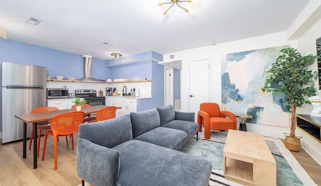 Sojourn's Harborage Pelican Suite Near