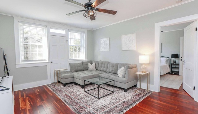 Sojourn's Spacious Apartment in Colley Manor