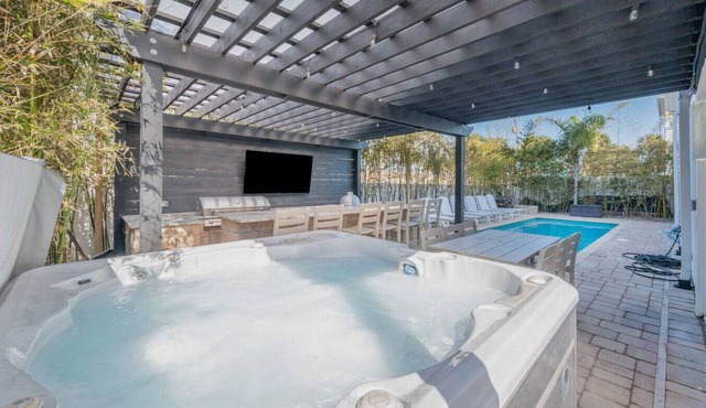 Sol Mate Rooftop deck at the Beach, Elevator, Private heated Pool, Jacuzzi Spa, Firepit