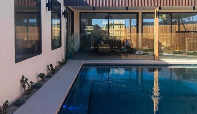 SOLAIRE* Luxury Coastal Beach Home