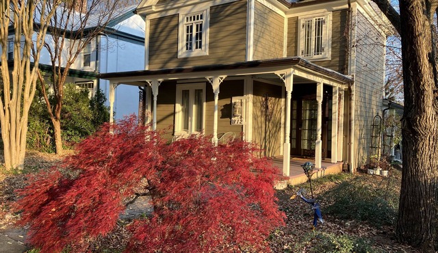 Solar, 2 BR, 1 Bath, UVa, Preston, Downtown, EV charger
