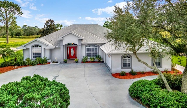 Solar Heated Private Pool & Lanai On Golf Course!