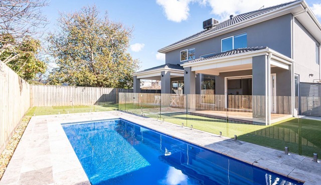 Solara House with Heated Pool and Cinema Room