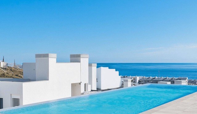 Solara | Sea view - pool - gym - terrace