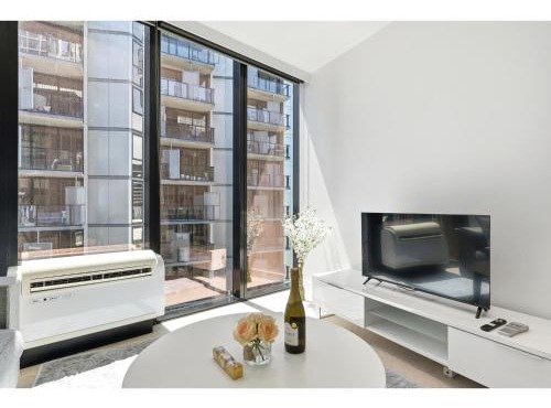 Solaris Residence - Luxury One Bedroom Apartment at Marvel Stadium