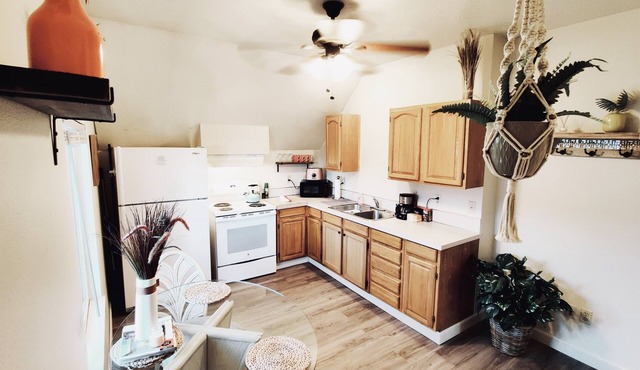 Soleil Salem- extended stays, free laundry, garden