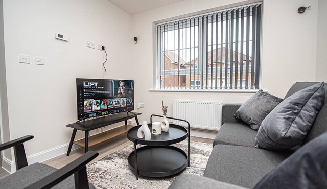 Solid Mirror Modern Riverside Home, Doncaster