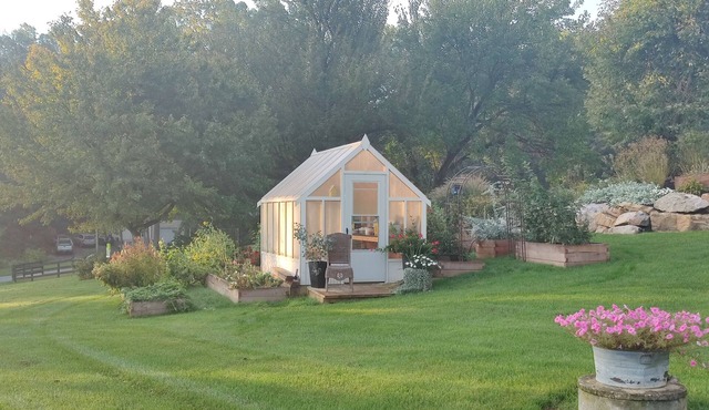 Solid Rock Homestead Guest House. On the Farm. Enjoy the Animals!