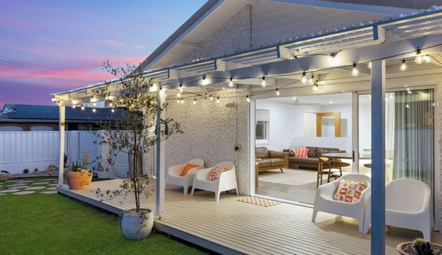 Solis House: luxury, spacious, family, pets, coastal, surfing, beach, fishing.