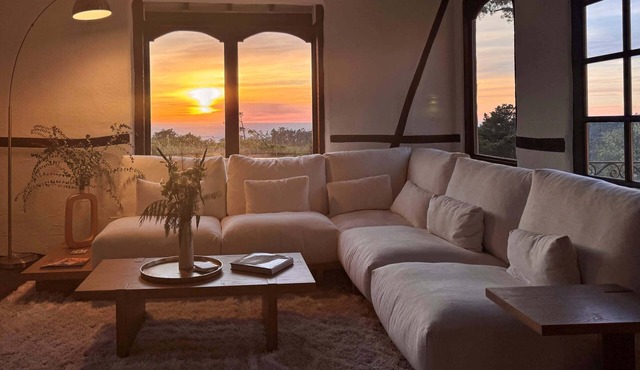 Solis & Sea Villa: 4br 4ba w Panoramic Ocean Views and a Bonus Room