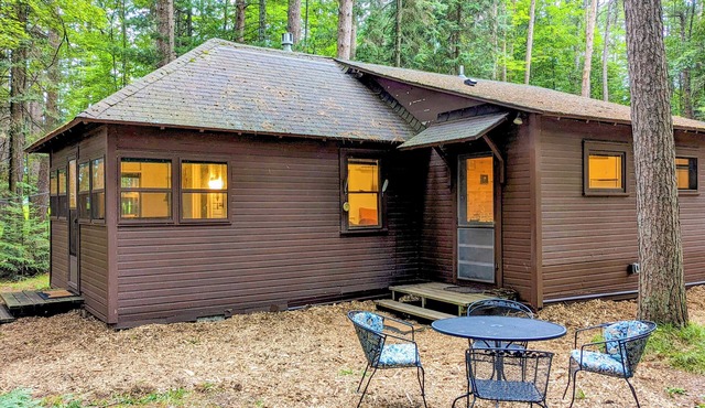 Solitude in a cozy cabin on the Wisconsin River
