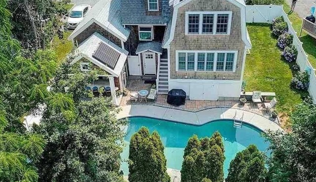 Solo Fish - Family home, walk to beach and pool!