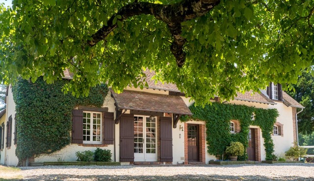 Sologne family house with private park