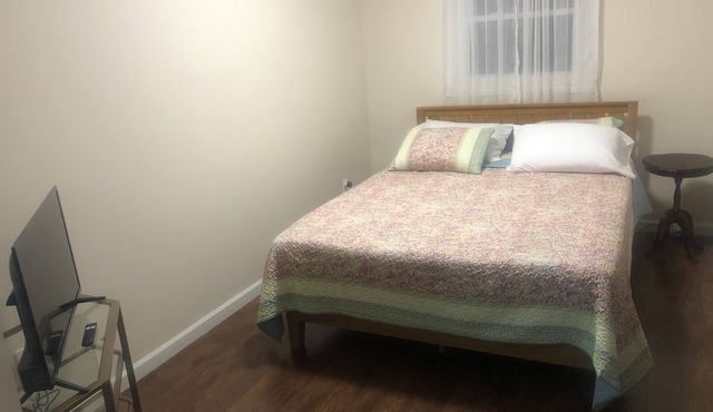 Solon Ohio. private room. private entrance