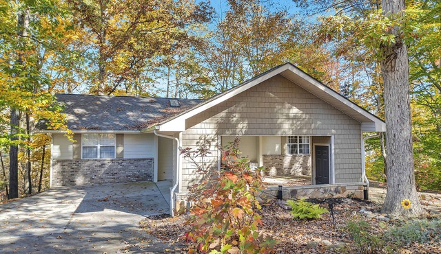 SoLuna Cottage- Private Stay in Lakeside Community