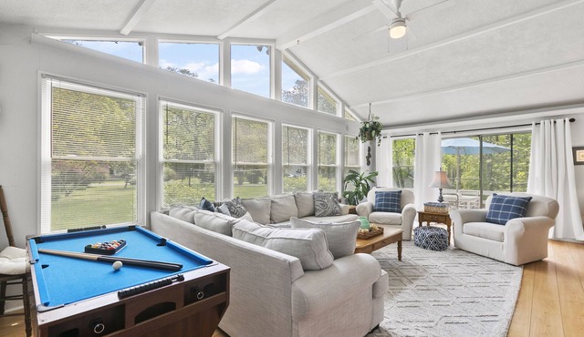 SoMD Cottage 1.5 acres of gorgeous coastal living!