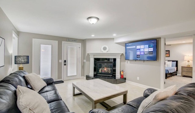 Some'R on the Beach - Beachfront Condo for Six