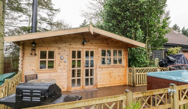 SOMEPLACE ELSE, romantic, with a garden in Diss