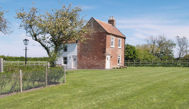 Somer Leyton Cottage