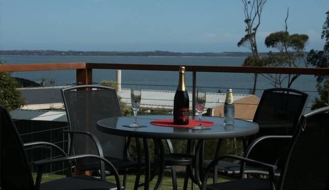 Somers Holiday accommodation with stunning balcony seaviews and private garden