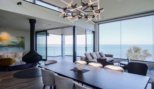 Somers Sanctuary | Clifftop Luxury with Pool & Sauna