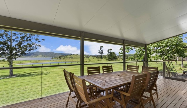 Somerset Dam Family Getaway - Holiday House in Hazeldean