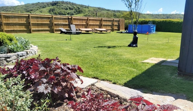 Somerset, detached cottage, large enclosed garden, outdoor dining, pet friendly!