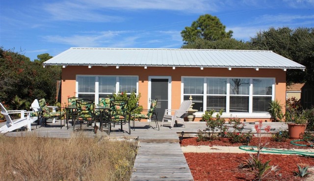"Somewhere In The Sun" Beachfront Cottage - Old Florida Style Hideaway