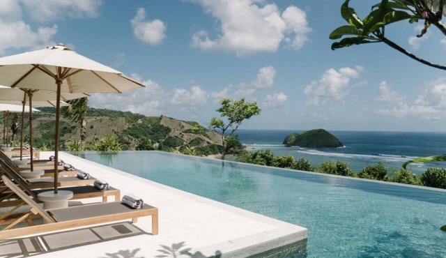 Somewhere Villa Near Mandalika